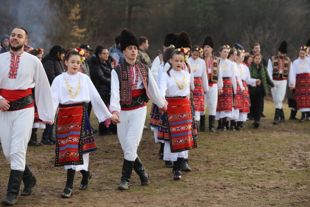 <p>Обичаят Сирни Заговезни в Етрополе</p>