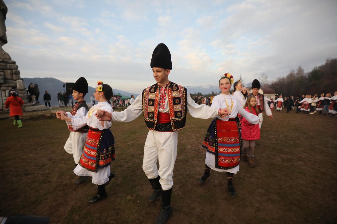 <p>Обичаят Сирни Заговезни в Етрополе</p>