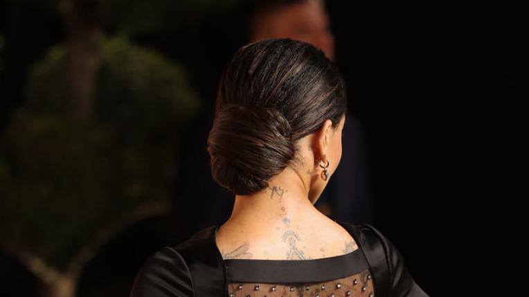  Зоу Кравиц се разголи на 