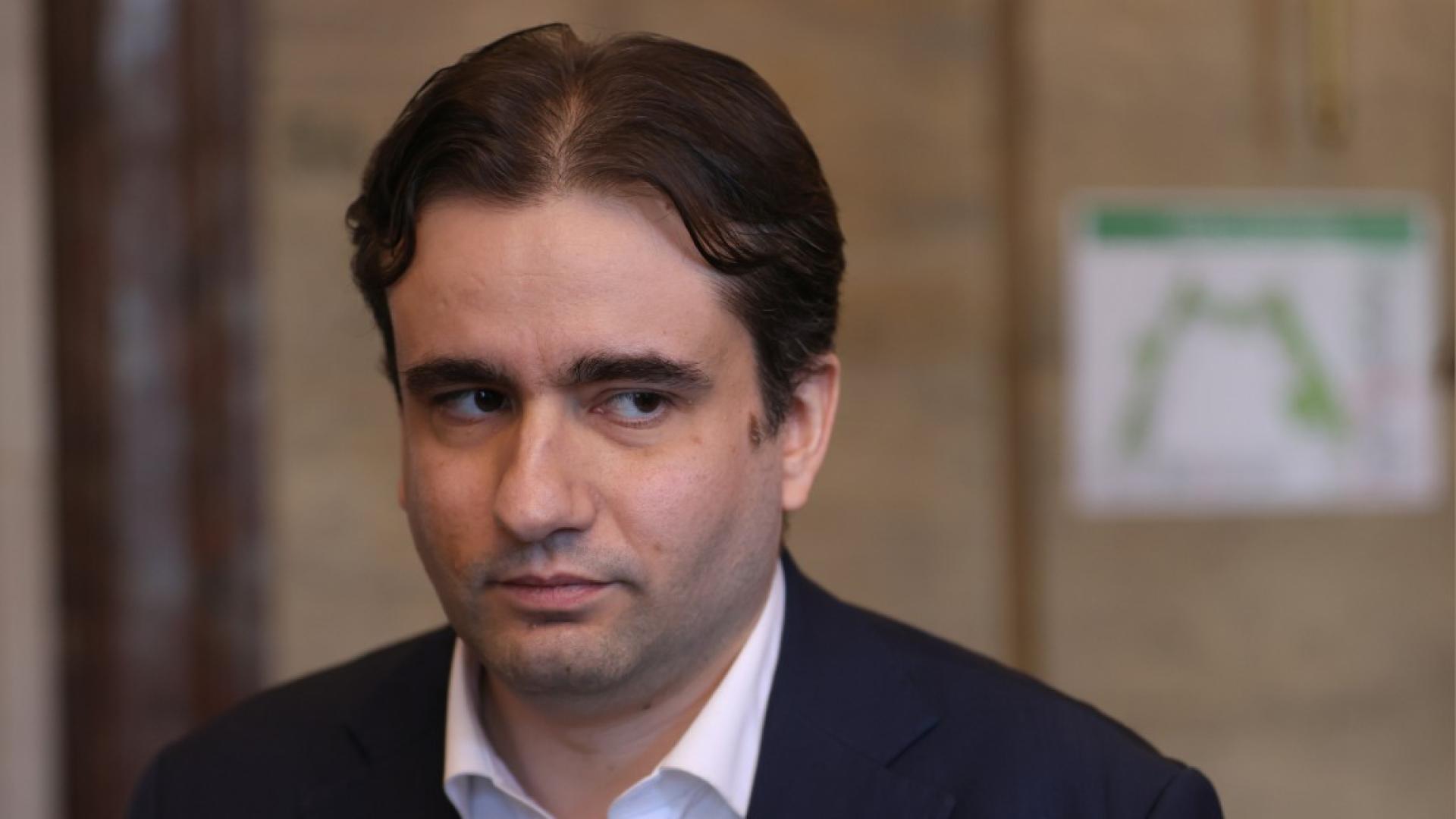 Депутатът от Продължаваме Промяната – Демократична България Божидар Божанов се