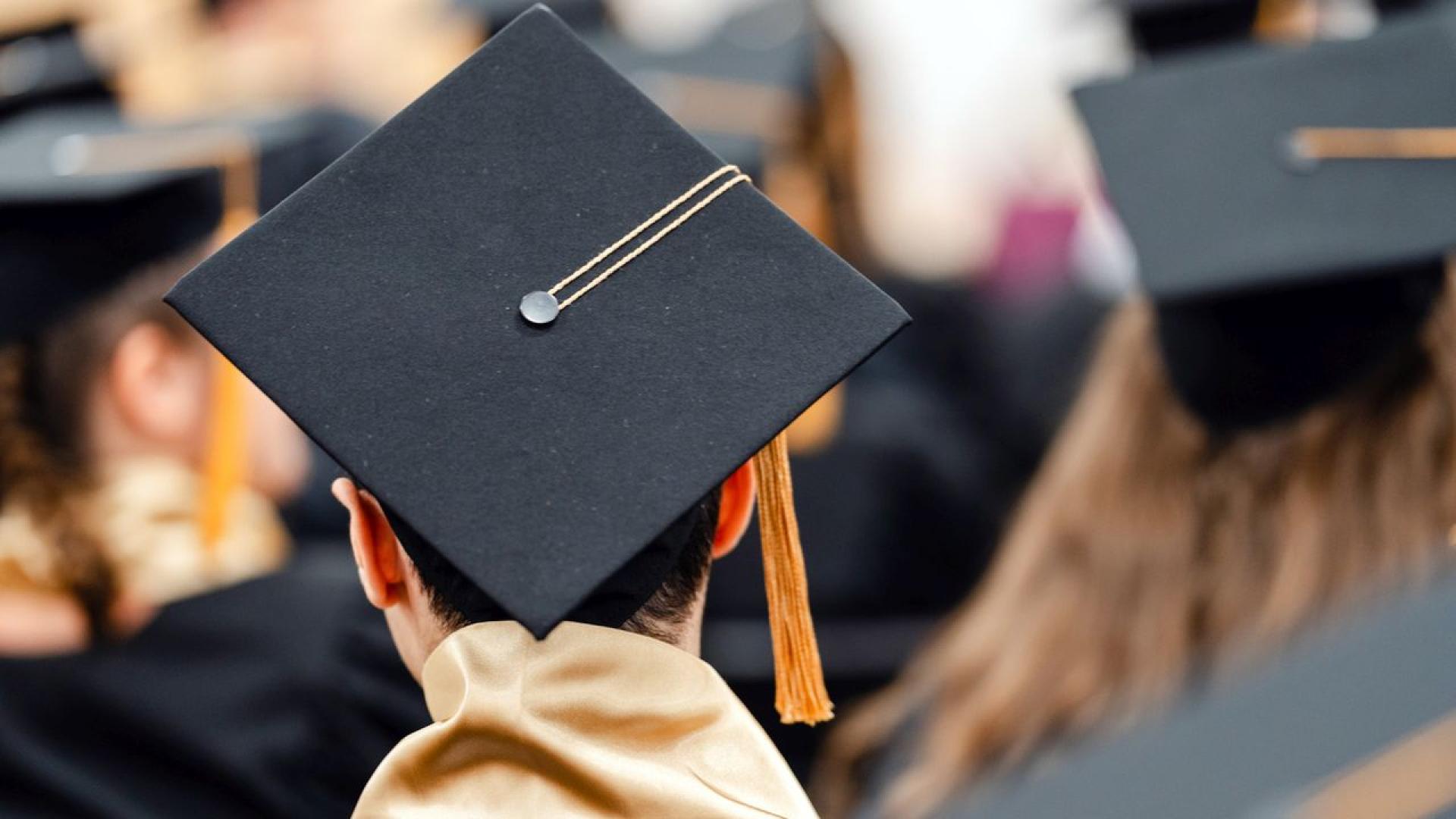 Млад гений и неговият баща предприемат съдебни действия след като