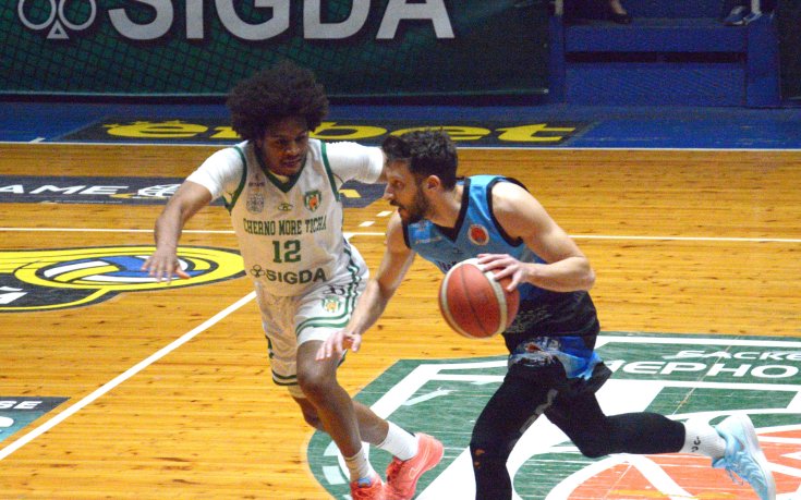 Черно море Тича не срещна трудности срещу Академик Бултекс 99