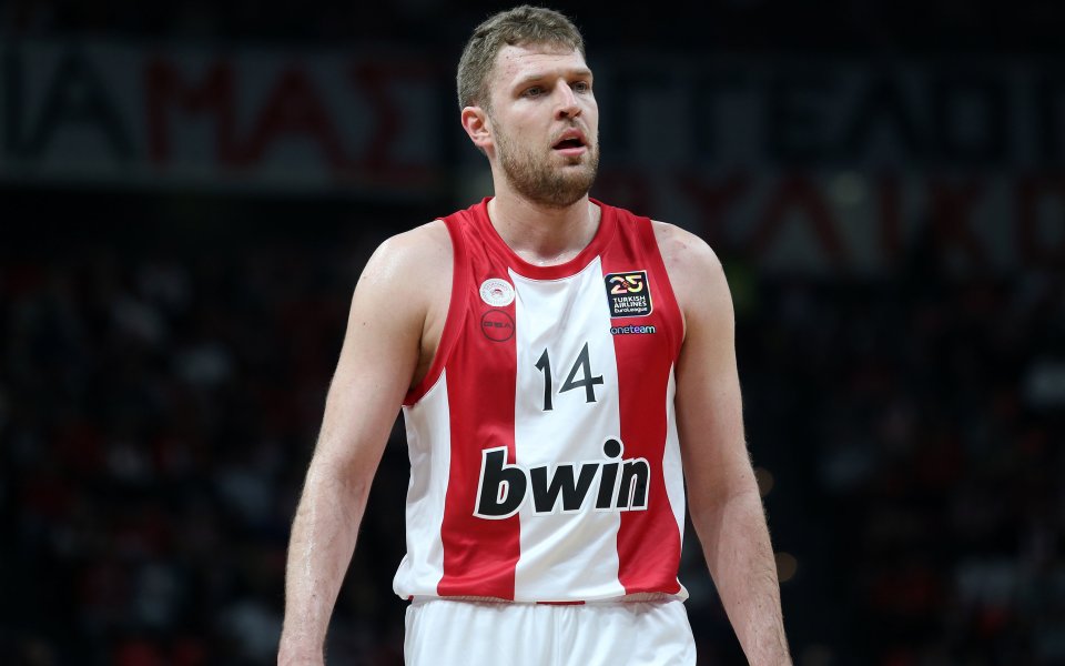 Олимпиакос допусна драматична загуба от Валенсия в Евролигата, Везенков бе над всички