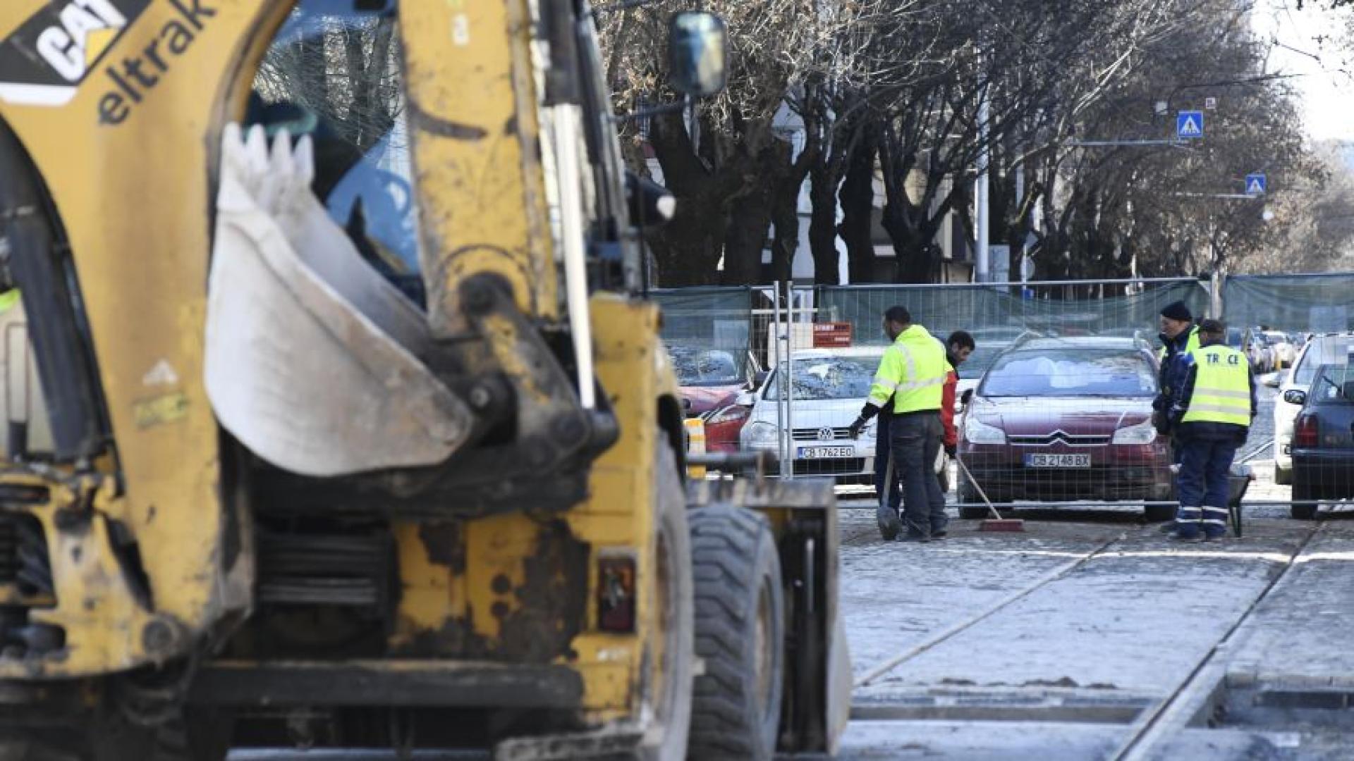 Възобновиха работата по ремонта на столичната улица Опълченска Кметът на