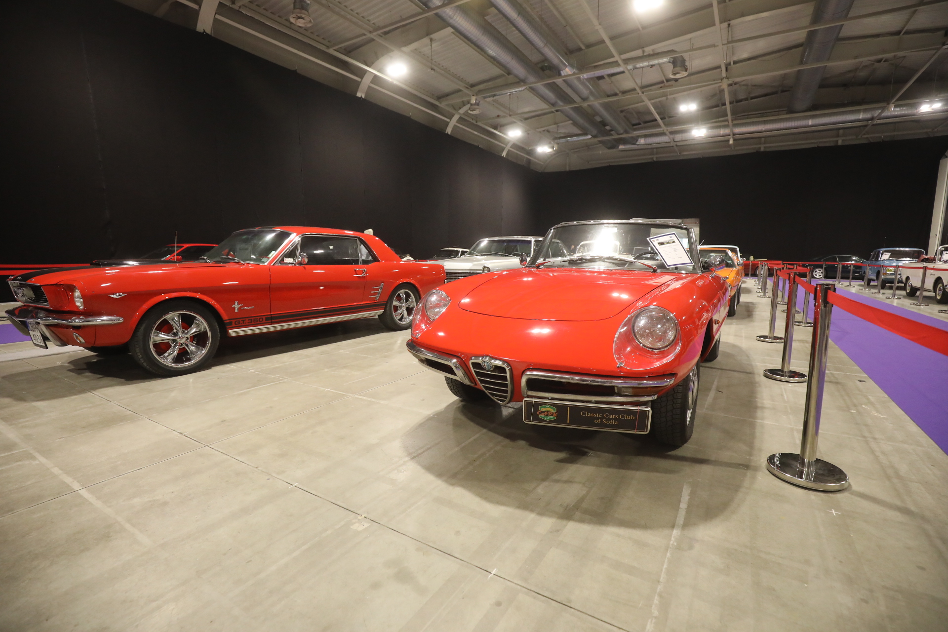 <p>Изложение на ретро автомобили в "Интер Експо Център" София&nbsp;</p>