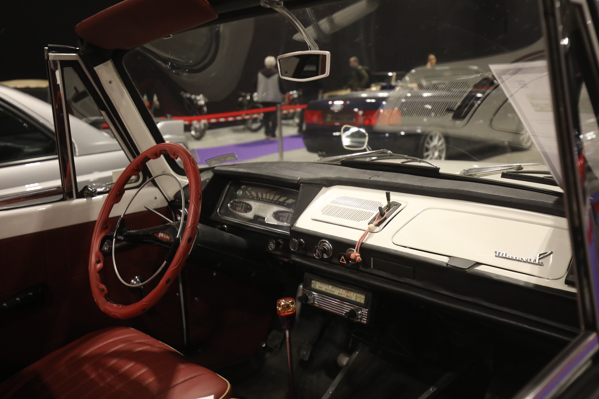 <p>Изложение на ретро автомобили в "Интер Експо Център" София&nbsp;</p>