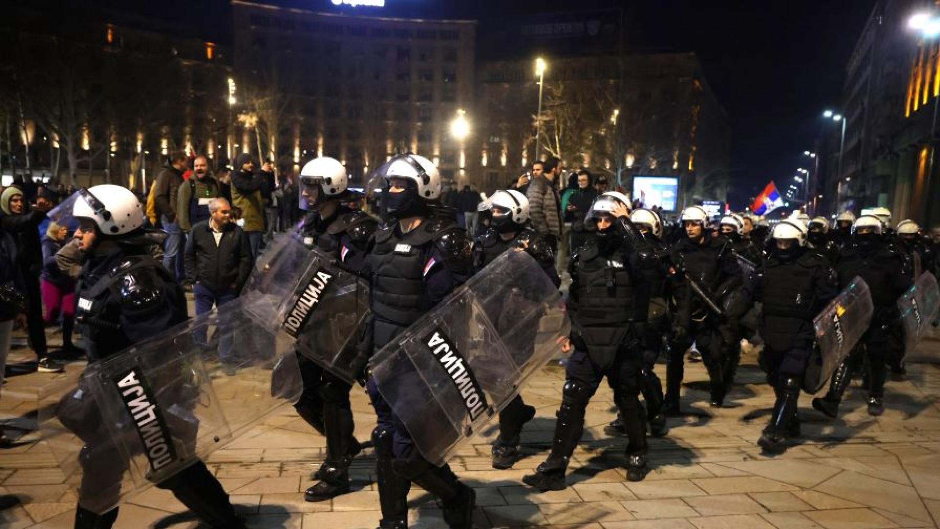 Многохилядният протест в Белград в събота приключи с час по рано заради