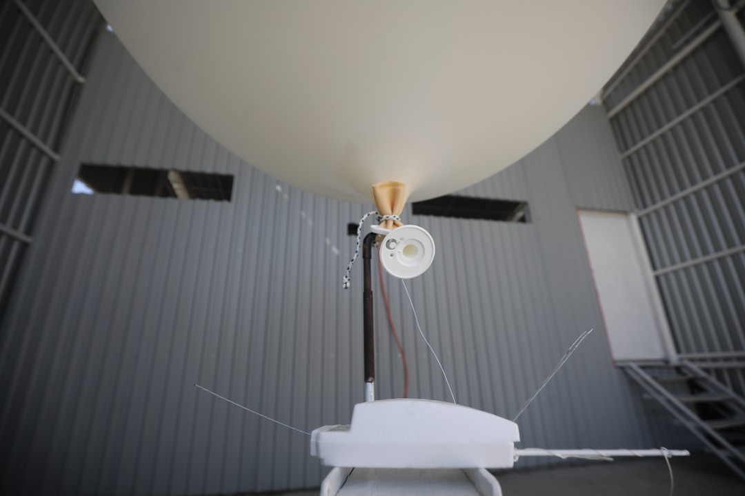 <p>Ден на отворените врати ще се състои днес в Националния институт по метеорология и хидрология - от 10.00 до 16.00 часа. Посетителите ще могат да научат как се измерват температурите, атмосферното налягане, влажността на въздуха и посоката на вятъра, как се изготвят прогнозите за времето и хидропрогнозите.</p>