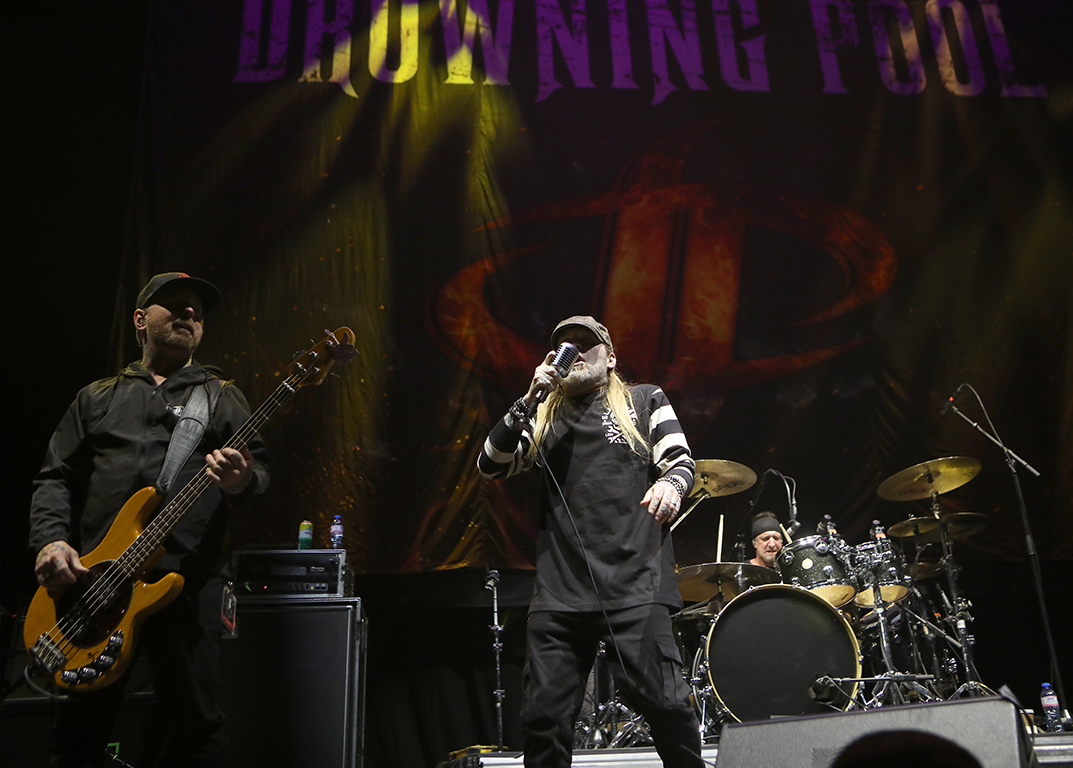 <p>DROWNING POOL</p>