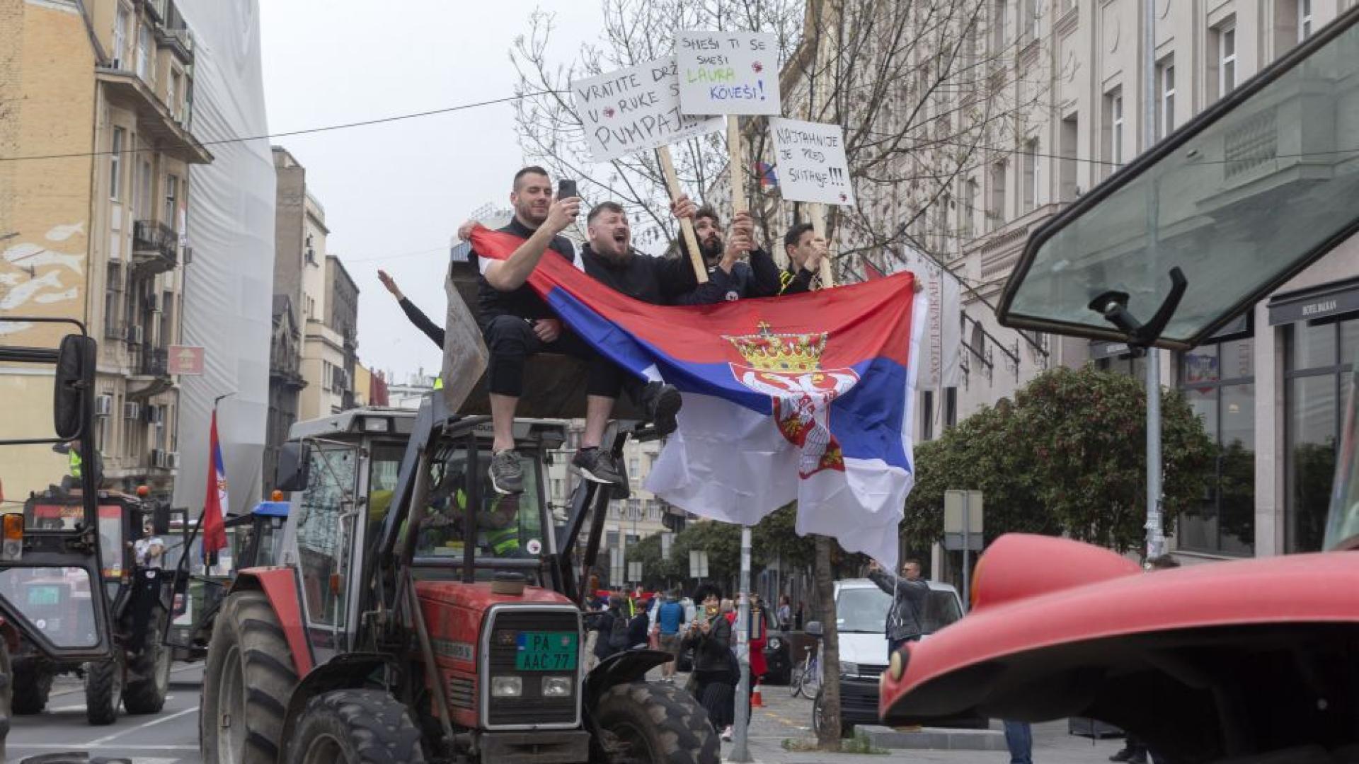Започва огромно шествие в Белград организиран от студентските организации Сърбия