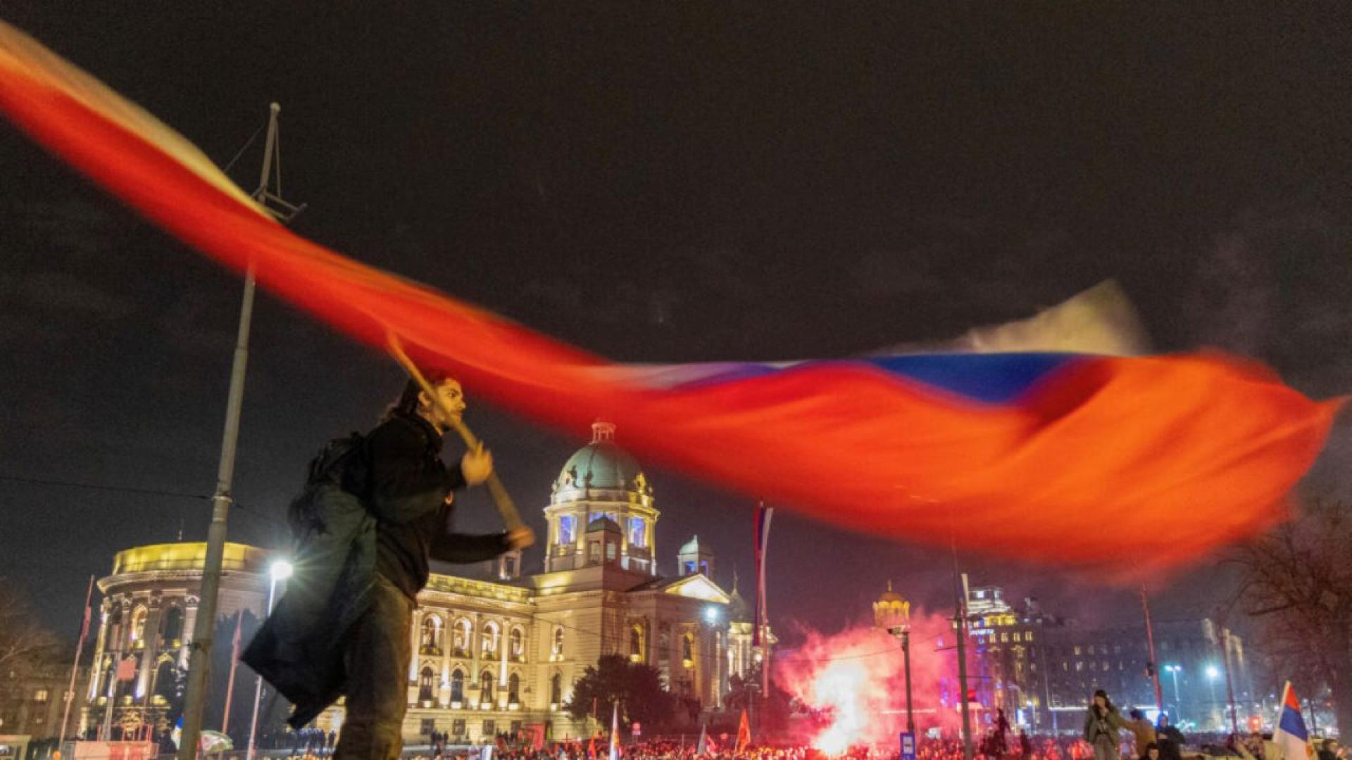 Главните редактори твърдят че репортерите в независими издания са подложени