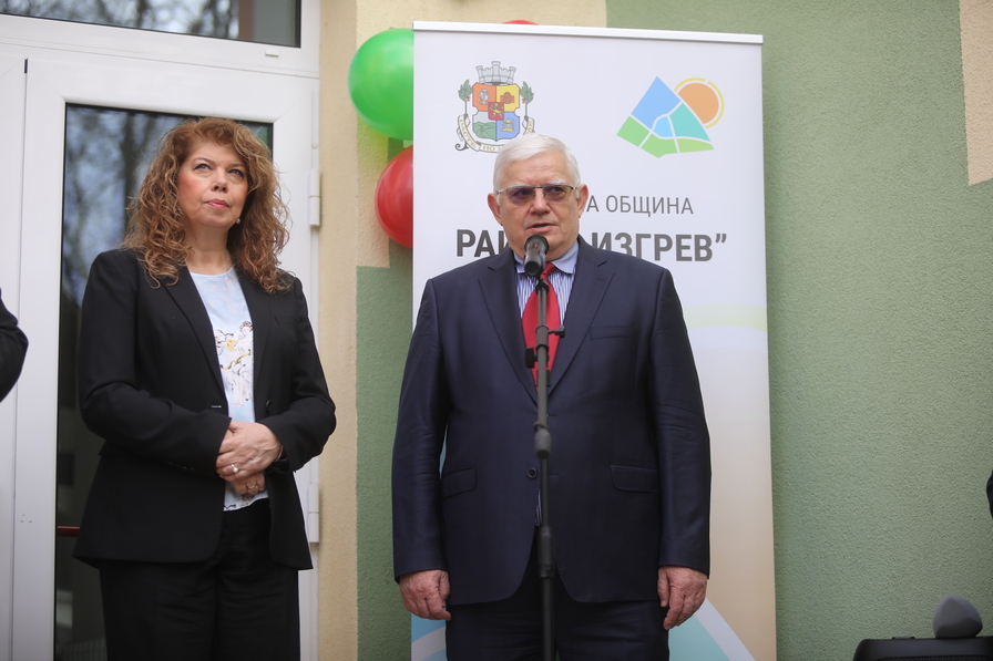 <p>Откриха ясла за 150 деца в столичния район &quot;Изгрев&quot;</p>