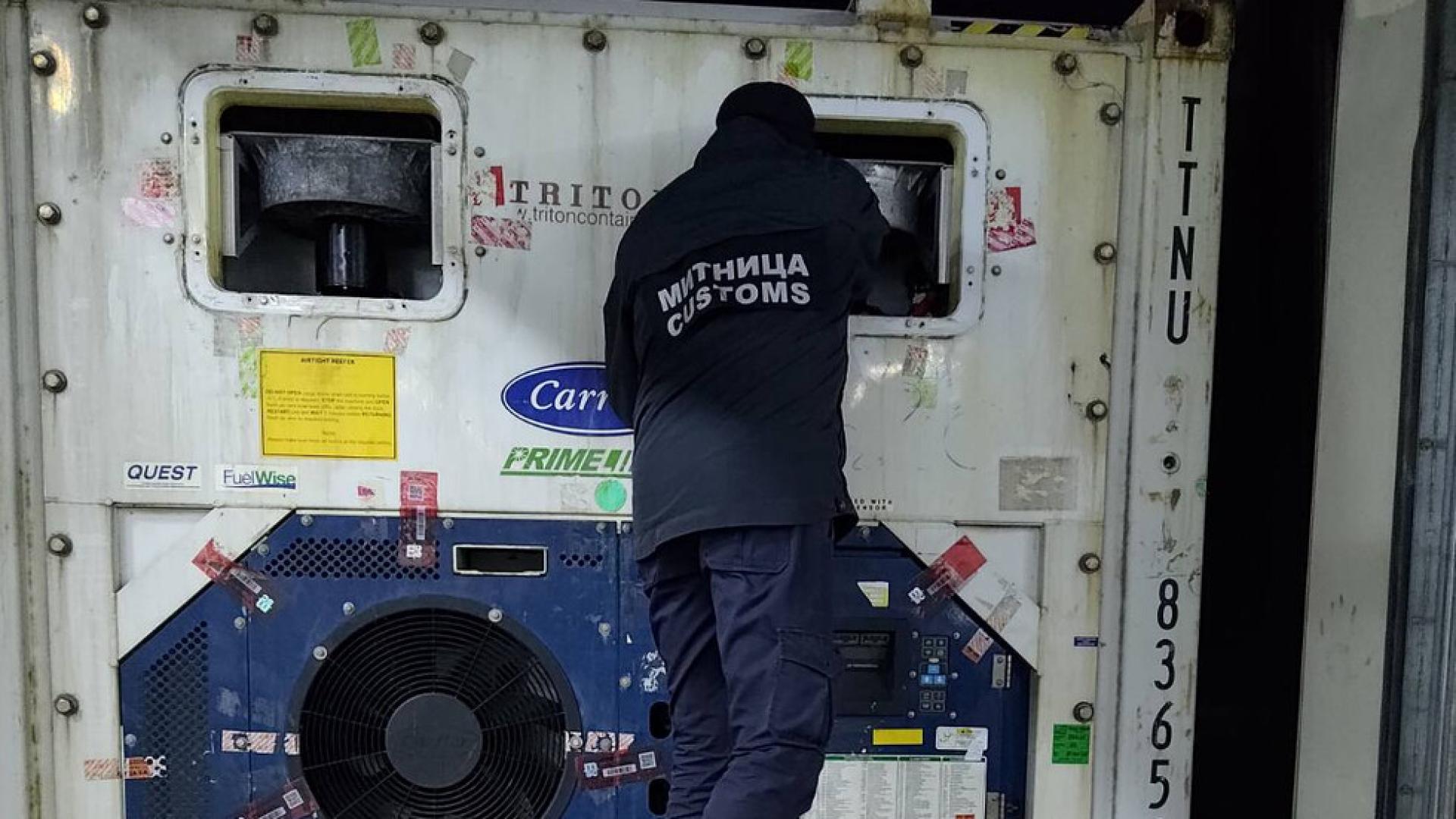 Кокаин за 19 млн лева скрит в контейнери с банани