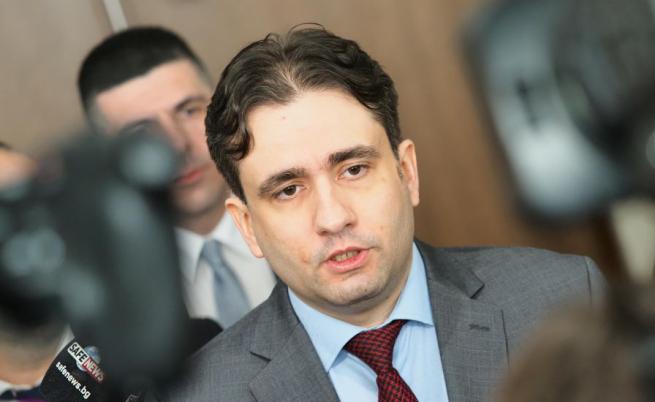 Божанов: Ще проведем индивидуална среща с МЕЧ за вота на недоверие