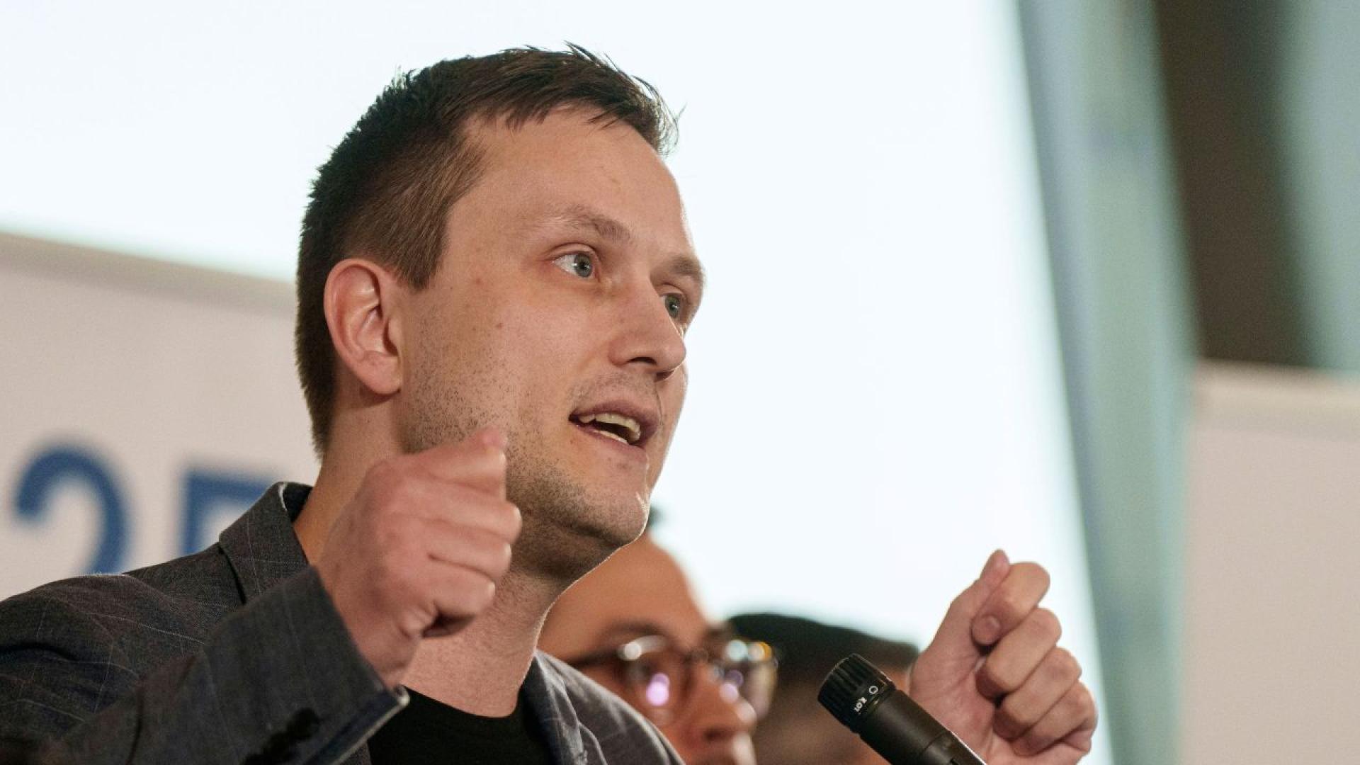 Новият премиер на Гренландия Йенс Фредерик Нилсен заяви че САЩ няма