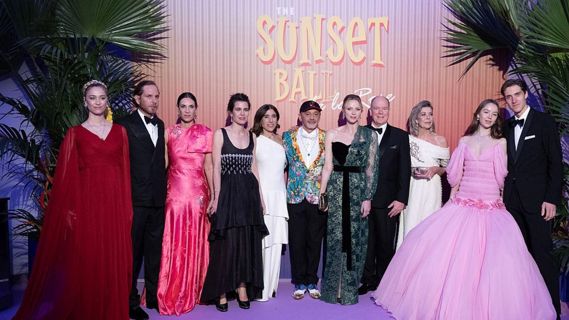 Принцеса Шарлийн принцеса Александра и Шарлот Казираги поведоха най елегантно облечените