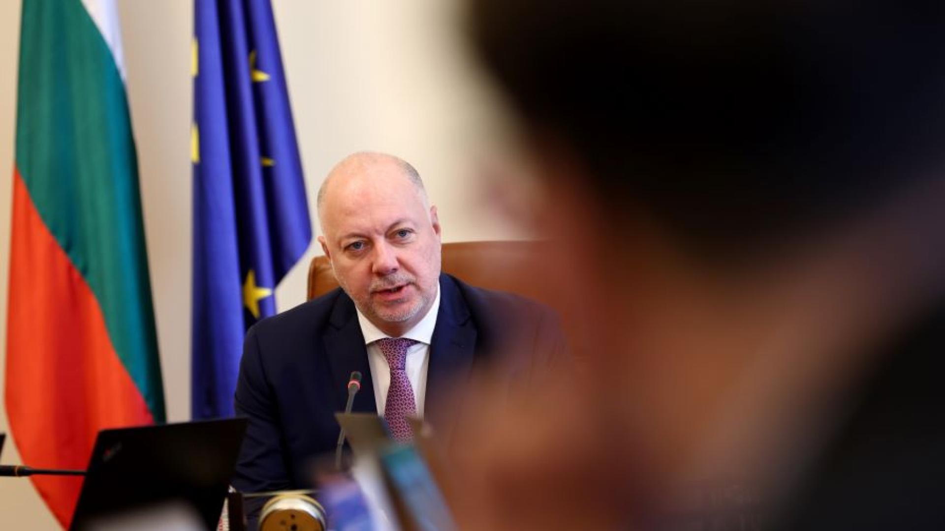 Това е някакъв опит за вклиняване на раздор между партиите