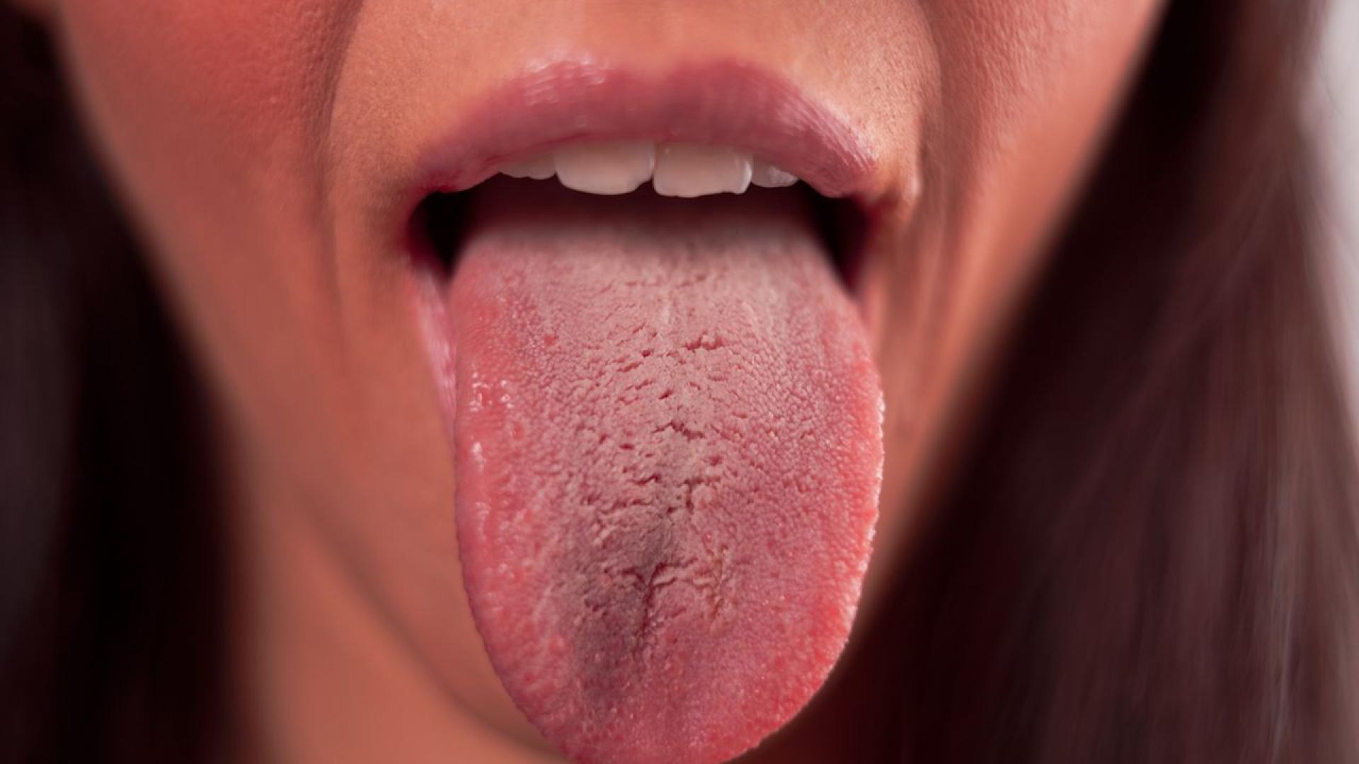 Парти триковете са втора природа за Шанел Тапър която отдавна