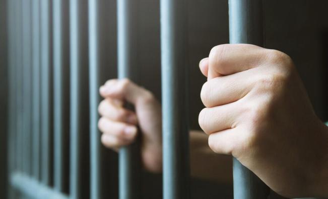 Полицията в Ловеч е на крак заради двама избягали затворници, единият е задържан