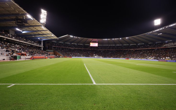 Ужас! Гостуващи фенове откриха бомби под седалките си