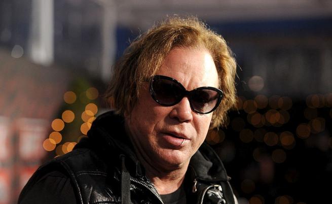 „Кариерата ми е в тоалетната“: Мики Рурк с болезнено откровение