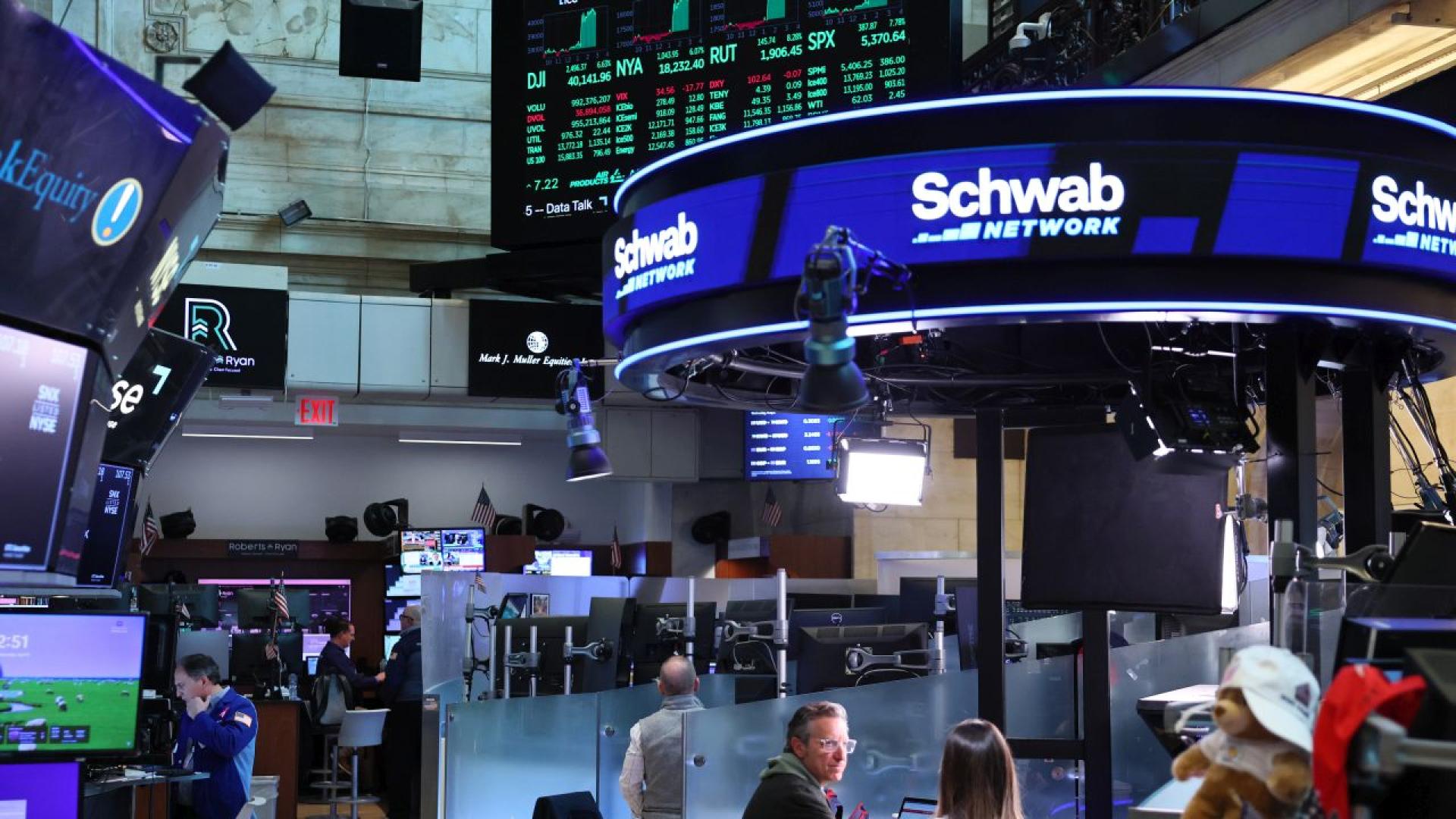 Азиатските акции последваха тенденцията в САЩ и се повишиха през