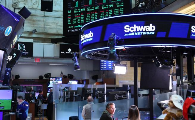 След митата на Тръмп: От страх до еуфория на Уолстрийт След митата на Тръмп: От страх до еуфория на Уолстрийт