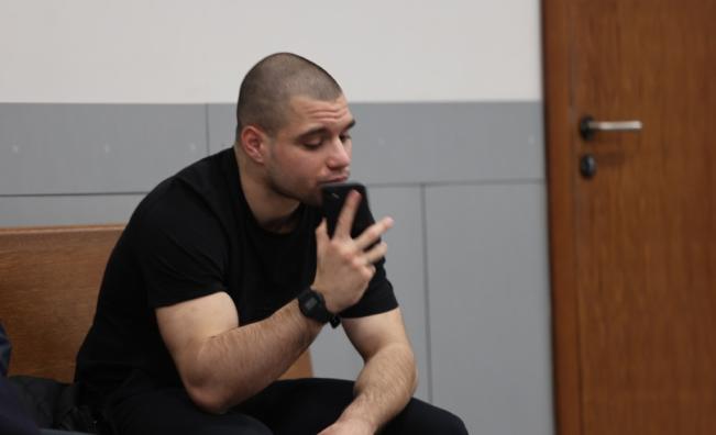 Съдят и разследват прокурорския син за огромен брой престъпления
