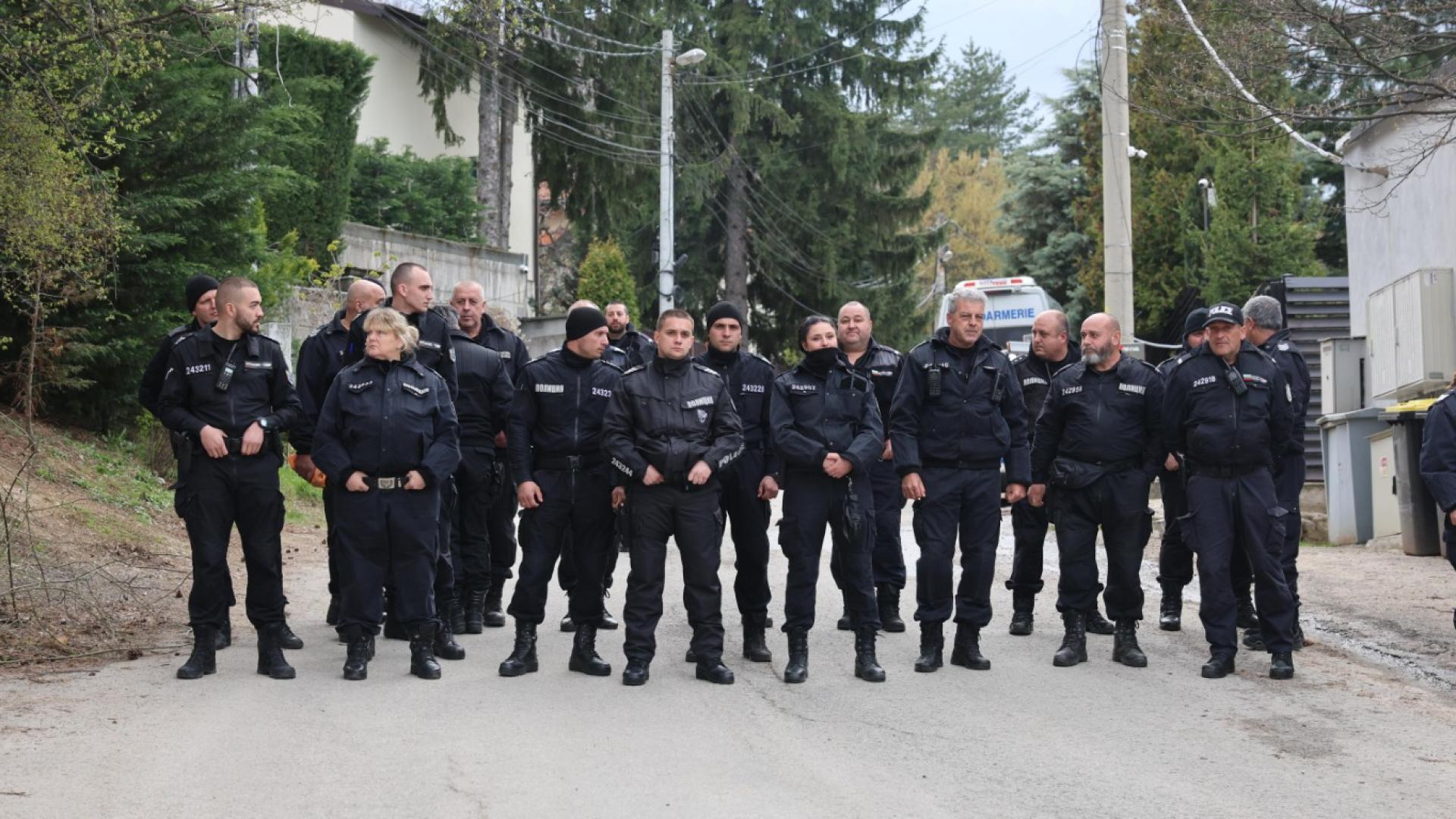 Ахмед Доган и привърженици на Демокрация права и свободи ДПС се