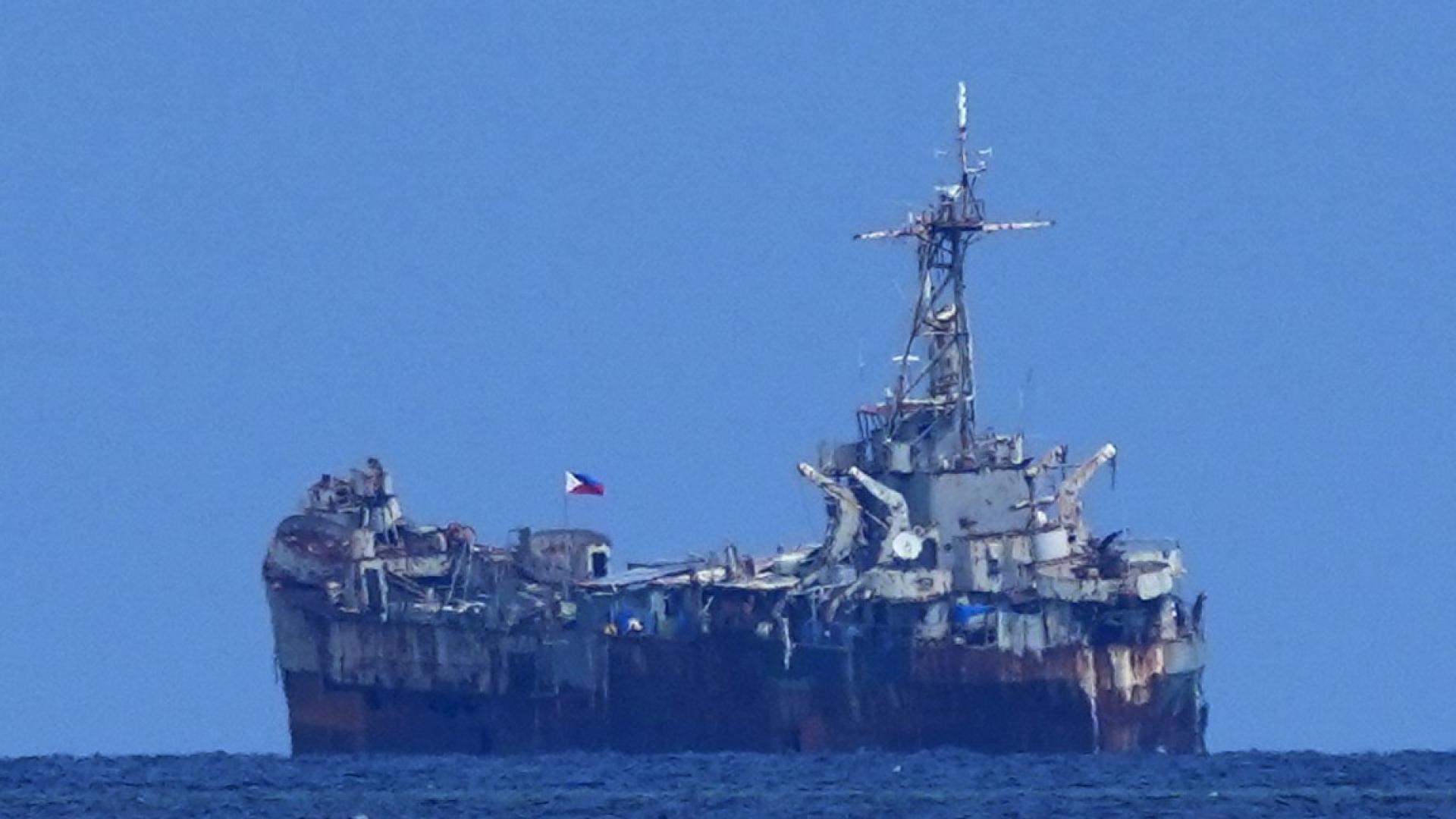 Китай и Филипините се обвиниха взаимно в опасни маневри в