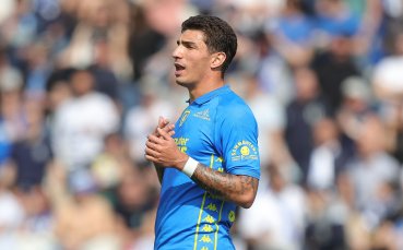 Наполи договори първо лятно попълнение