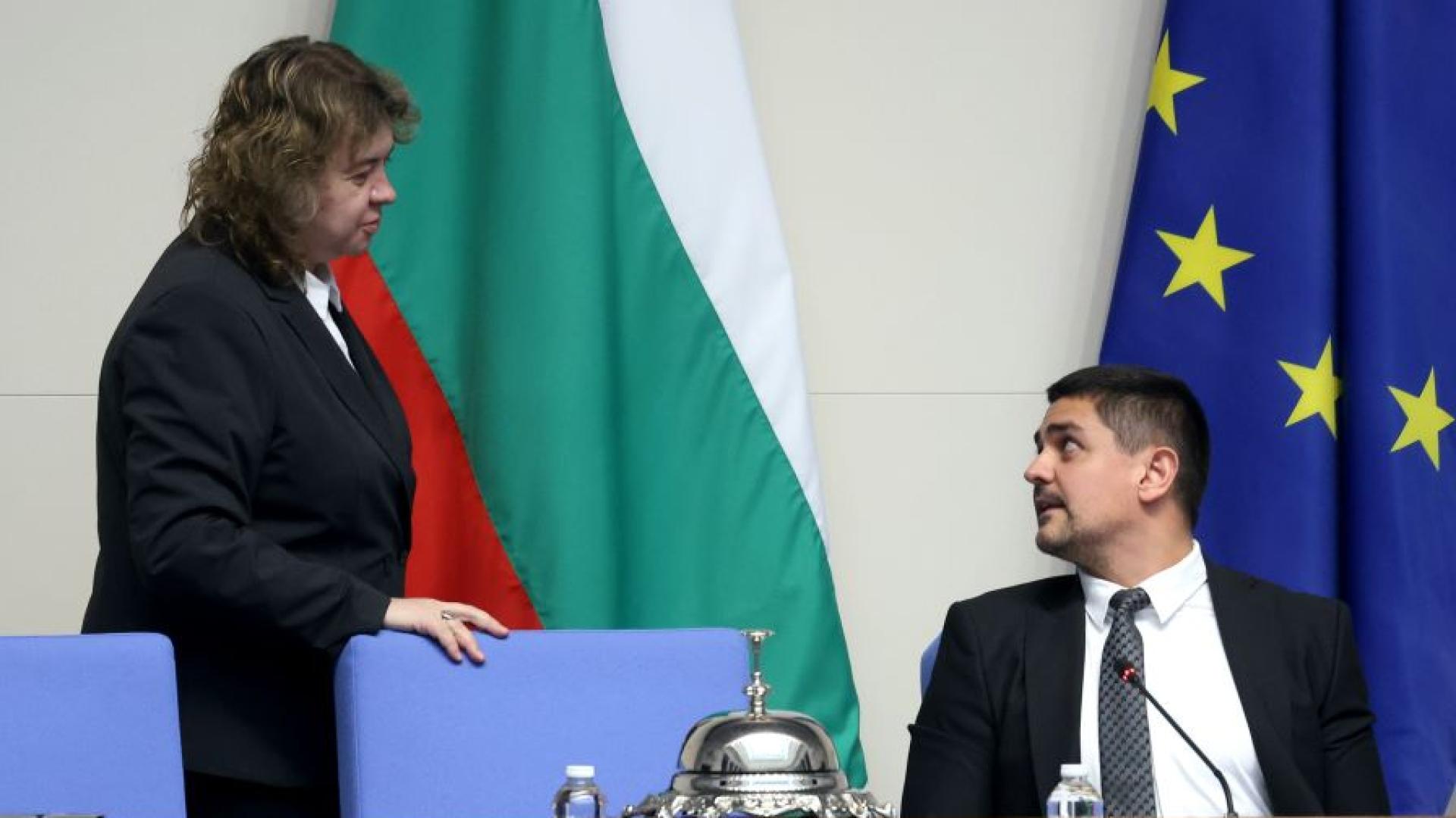 Депутатите обсъждат втория вот на недоверие срещу правителството с премиер