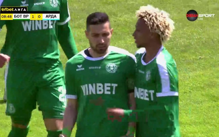 Даниел Генов откри резултата за Ботев Враца