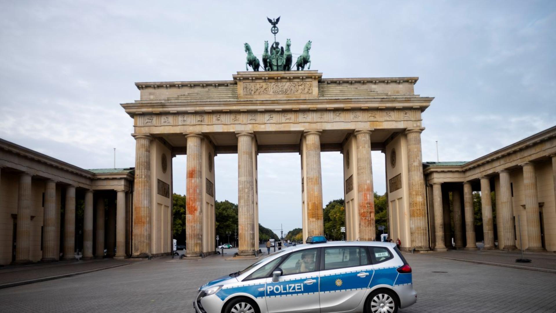 Германската полиция заяви че е разположила голям брой служители на