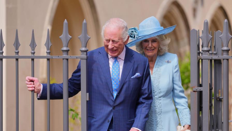 Крал Чарлз III и кралица Камила "ужасени и потресени" от нападението с нож във влак в Англия