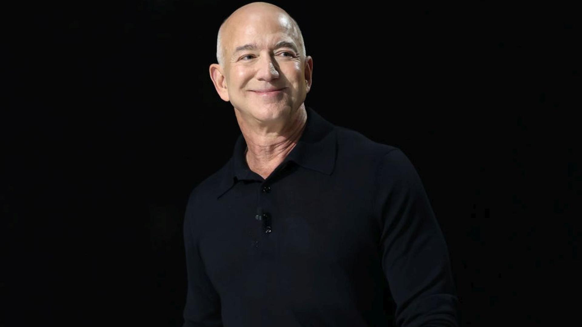 Какво свързва куче робот 127 метрова яхта и огромно ранчо Джеф Безос основателят