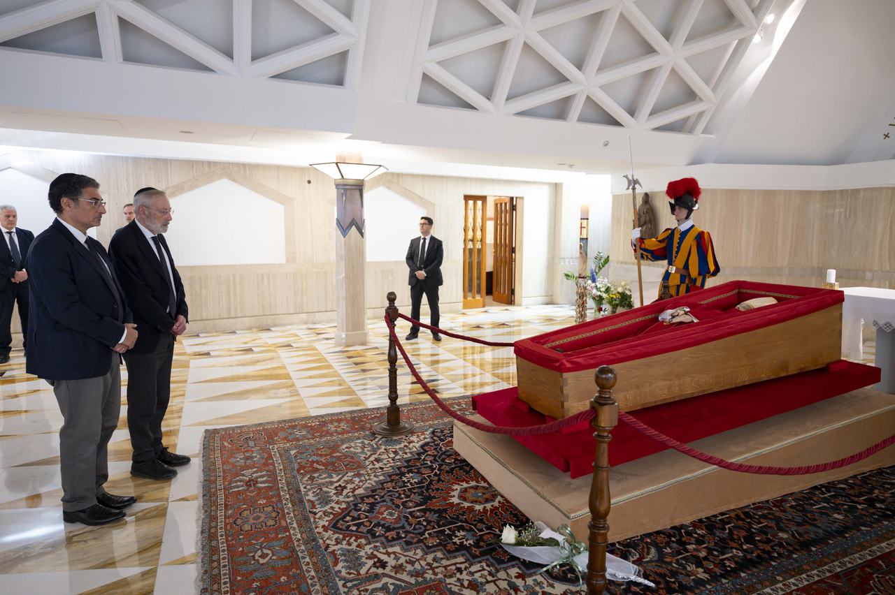 <p>Папа Франциск почина на 88 години.</p>