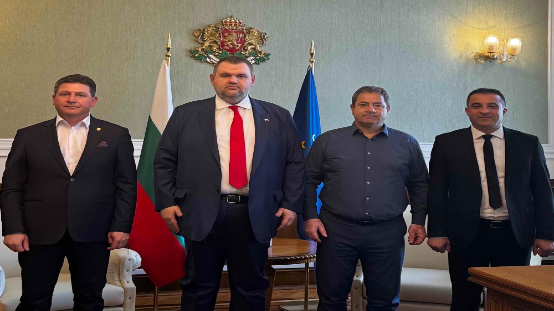 Лидерът на ДПС и ПГ на ДПС Ново начало Делян