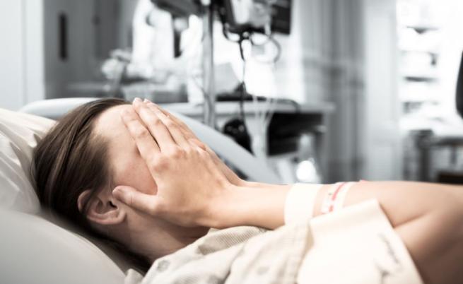 Жена напръска друга с лютив спрей и запали лицето ѝ с електрошок