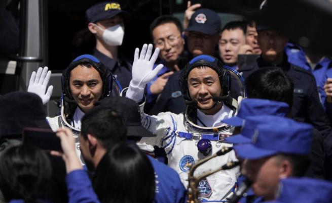 Ротацията в Космоса: 