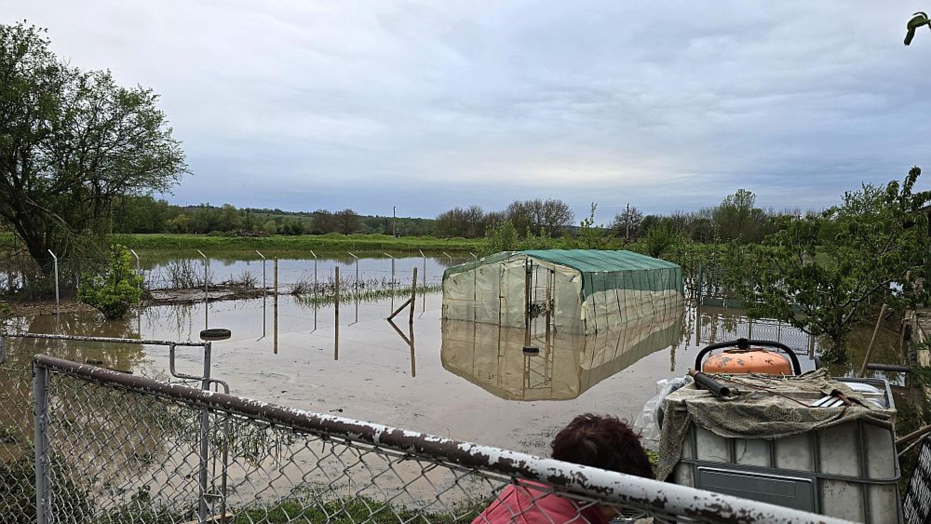 Започва оглед и описване на щетите след пороите които наводниха