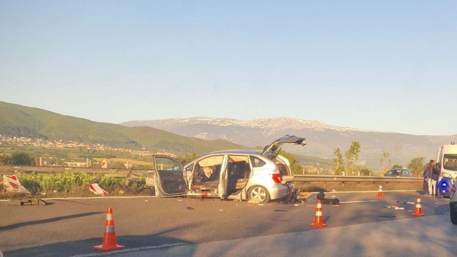Роднина на пострадалите при тежката катастрофа вчера на АМ Тракия