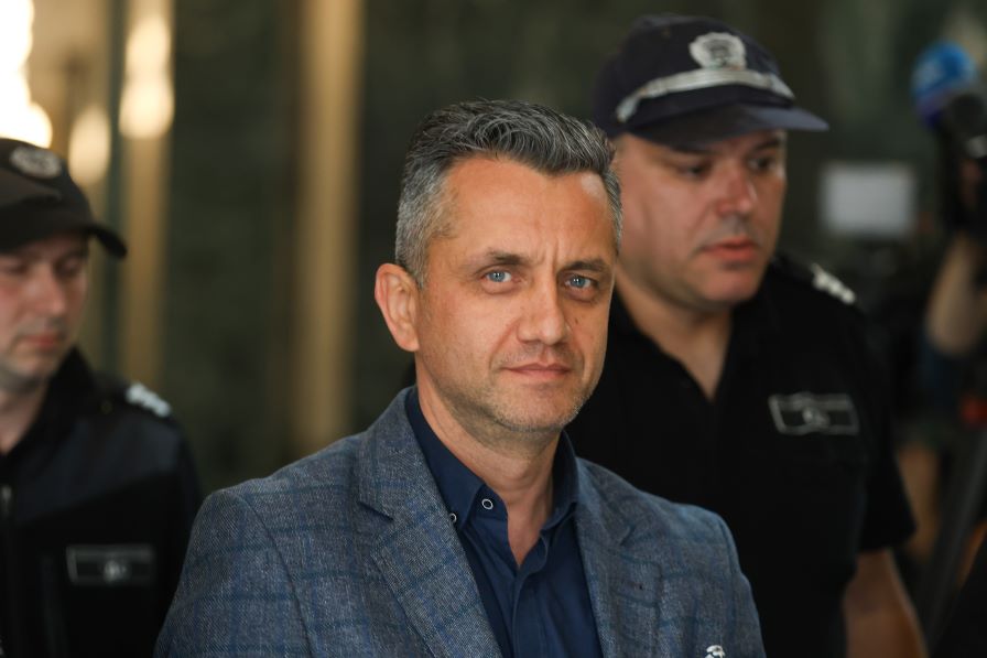 Шефът на пловдивската митница Мирослав Беляшки остава за постоянно в ареста