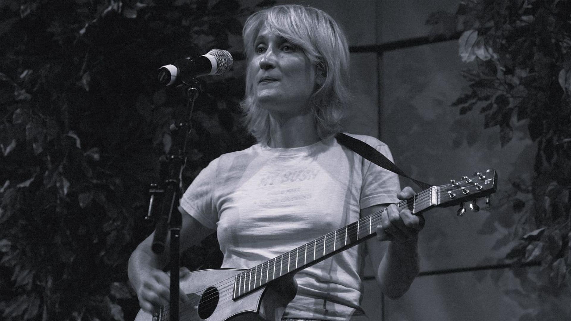 Джил Собюл певицата зад революционния хит от 1995 г I