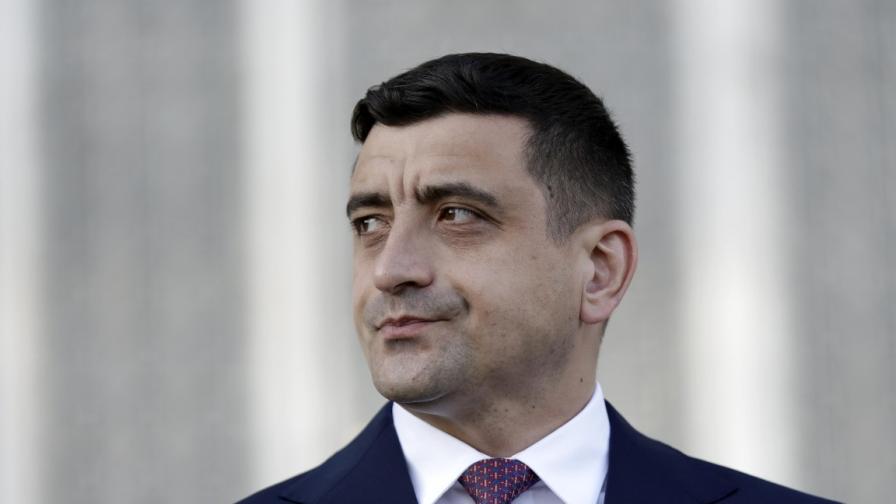 Симион планира да направи Джорджеску премиер