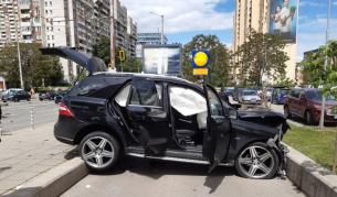 <p>Тежка катастрофа 6 коли в София, загина жена</p>
