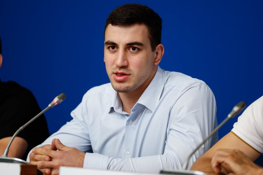 Пресконференция на Кирил Милов Семен Новиков и борци от класическия1