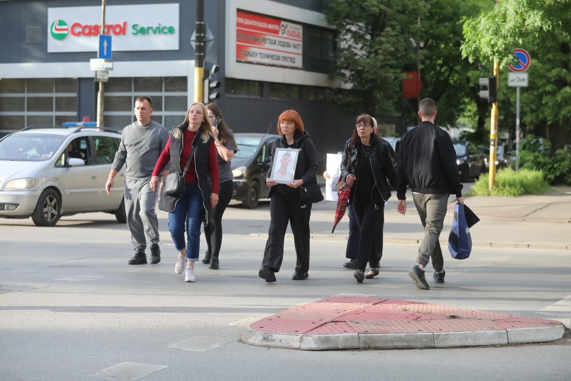 <p>Протест в памет на Ани и Явор на столичния бул. &bdquo;Сливница&ldquo;</p>