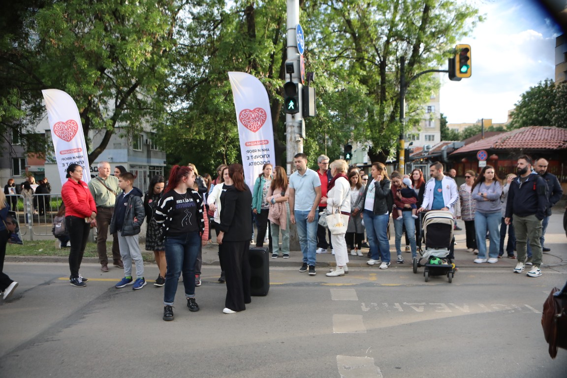 <p>Протест в памет на Ани и Явор на столичния бул. &bdquo;Сливница&ldquo;</p>