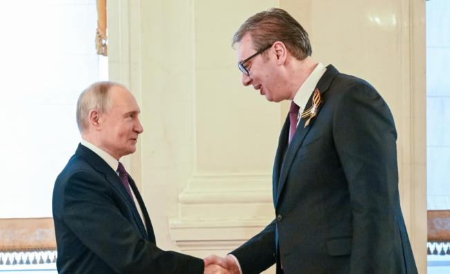 Путин приветства Вучич на гала вечеря в Кремъл